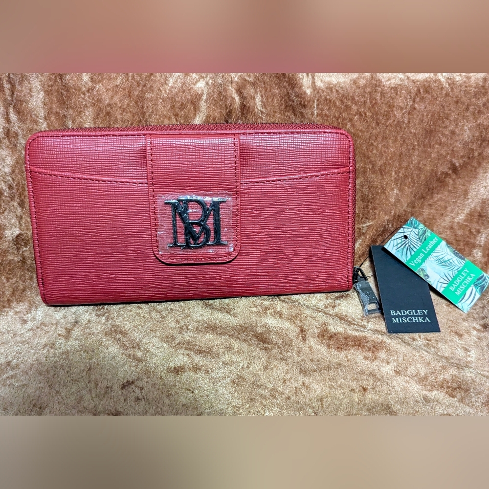 Badgley Mischka Textured Burgundy Wallet